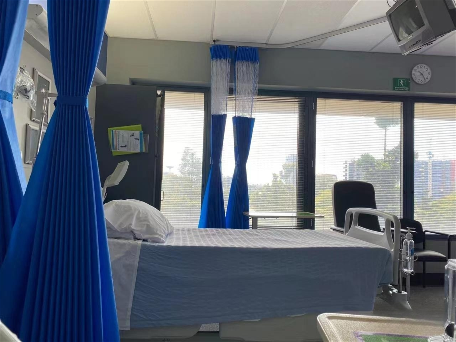 Innovative Pattern Design for a Safer and Warmer Medical Environment