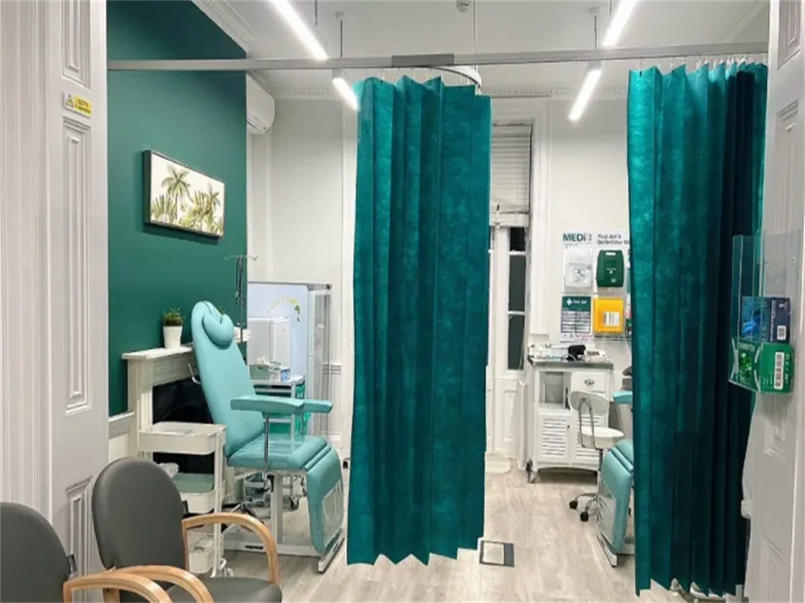 WHAT IS A DISPOSABLE HOSPITAL CURTAIN?
